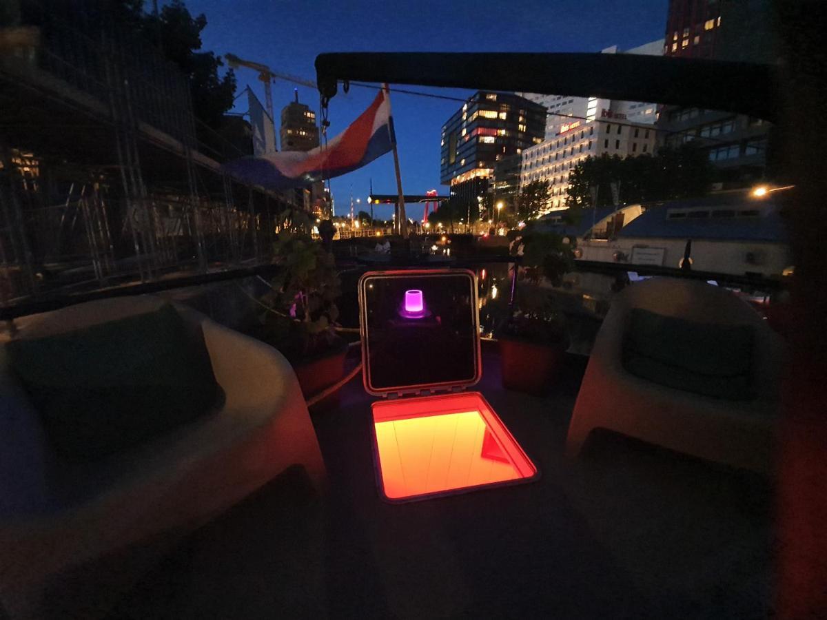 鹿特丹 De Coaster & Aquarium Ponton酒店 外观 照片